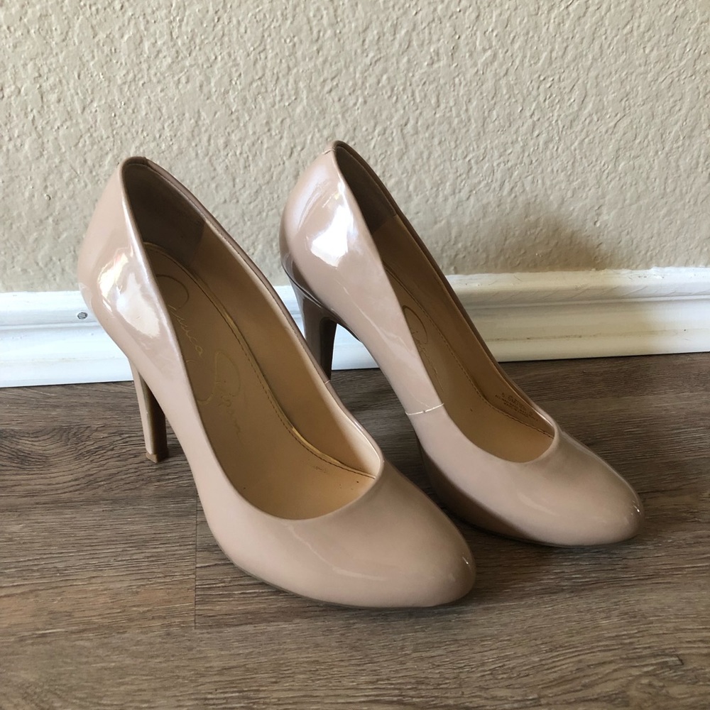 Jessica Simpson nude pumps